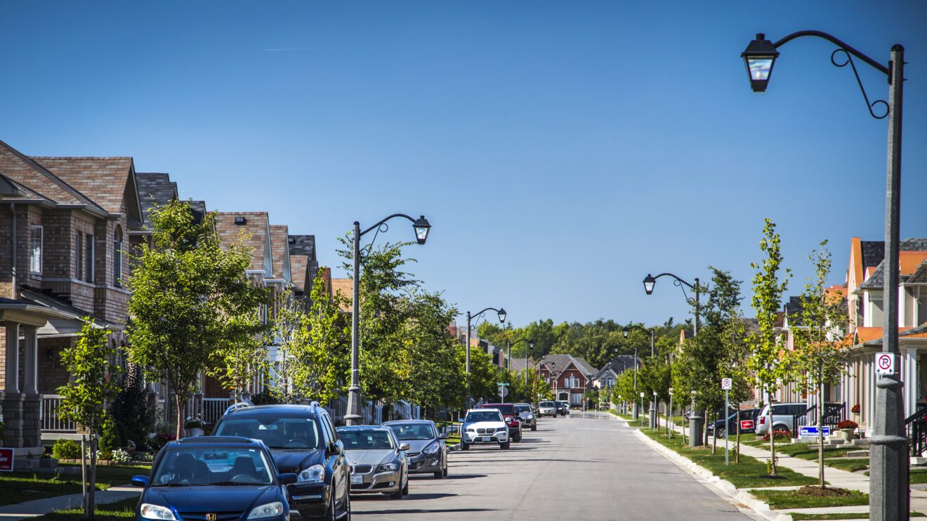 Rural Oakville streetscape in Oakville Ontario