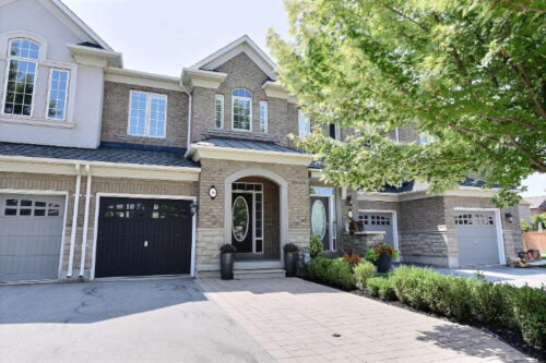 Three bedroom townhouse for lease in Bronte Oakville at 310 Duskywing Way