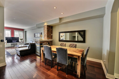 Open concept living and dining area in Bronte Oakville townhouse for lease