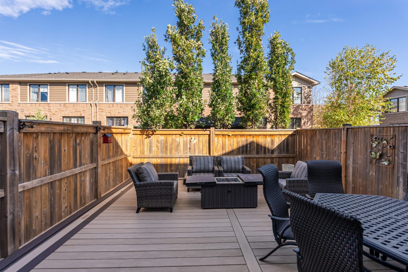 walters lane grimsby backyard deck